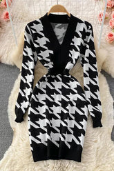Robe crayon élégante en tricot extensible à col en V et à treillis